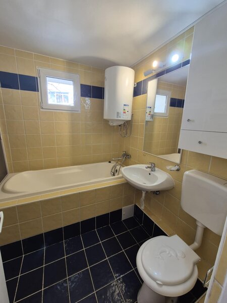 Lacul Tei, Teiul Doamnei