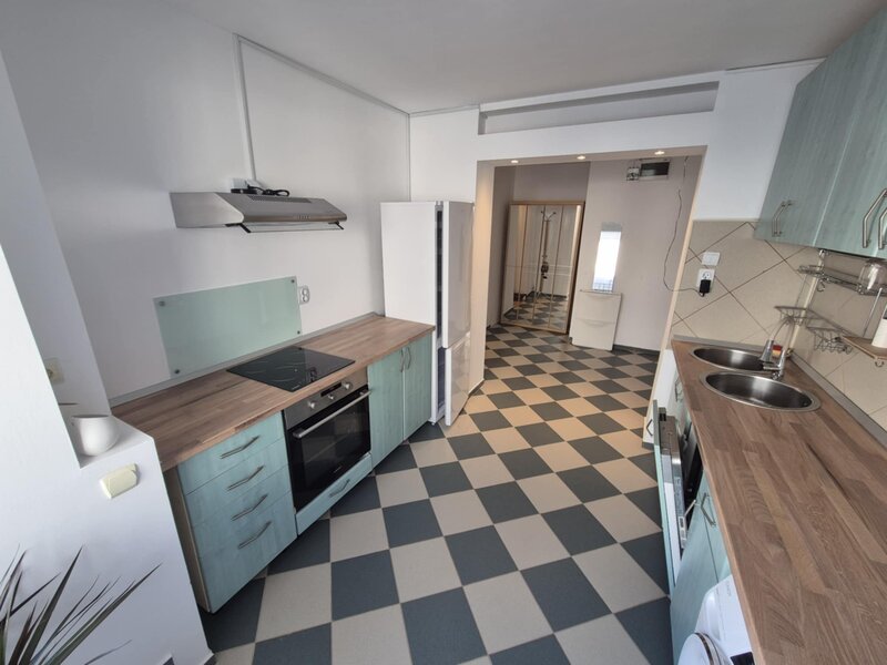 Lacul Tei, Teiul Doamnei